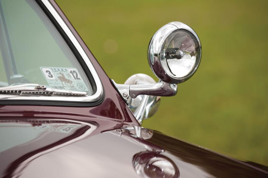  Ford Custom Convertible 1951 года  (фото 12 из 22)
